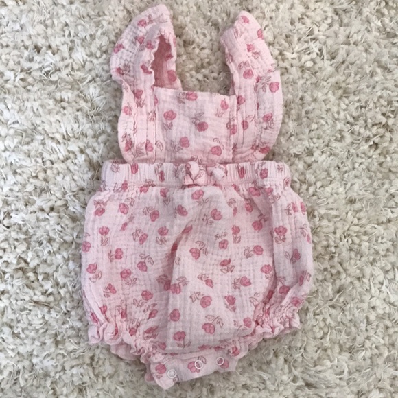 2 pc Romper and Sun Hat | 3-6 month - Picture 2 of 7